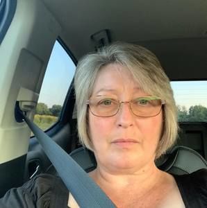 Meet your Posher, Leeann